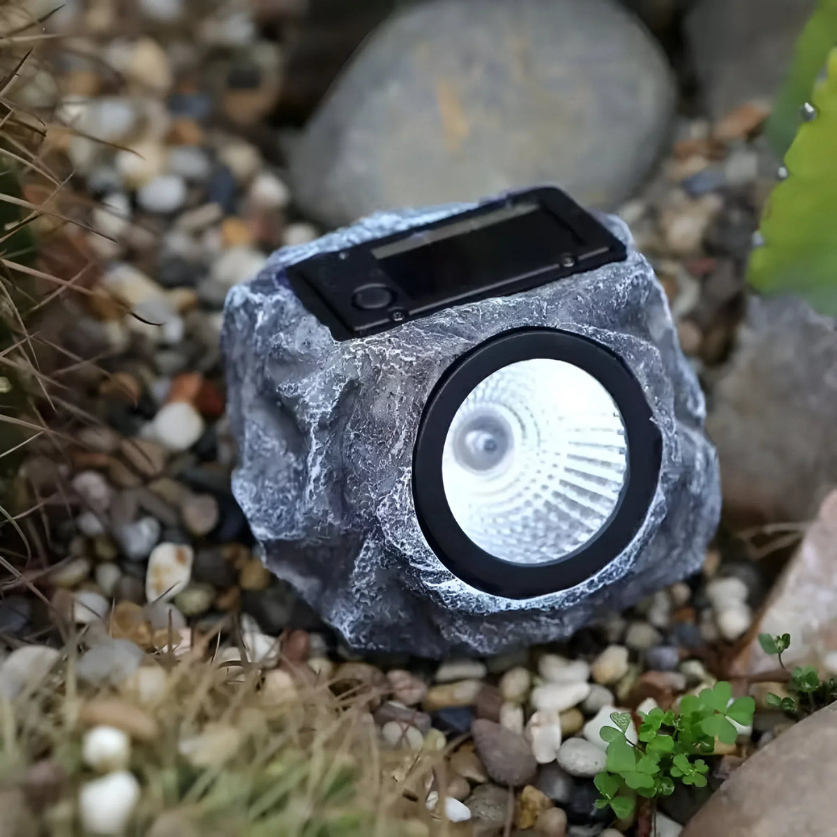 Riverstone Solar Rock Light