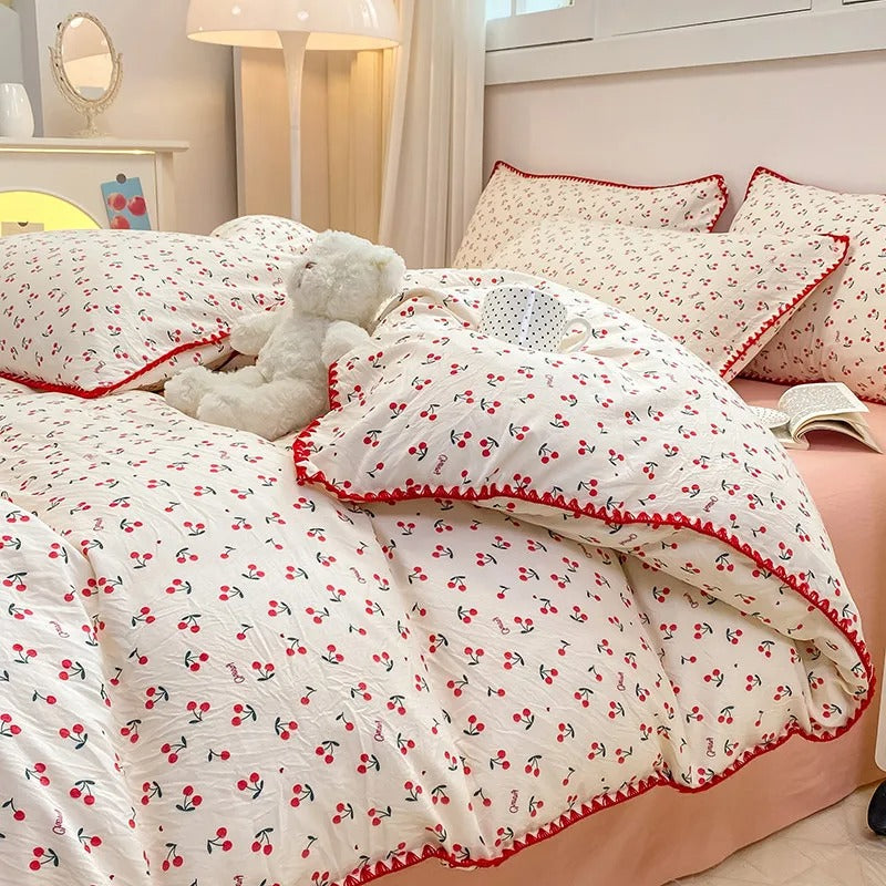 Blossom and Berry Floral Bedding Set