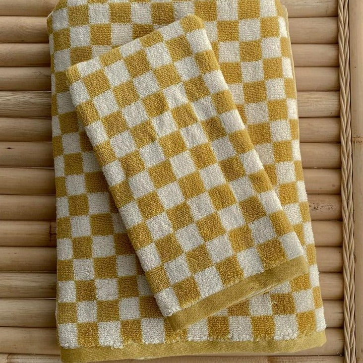 Classic Checkerboard Cotton Towel