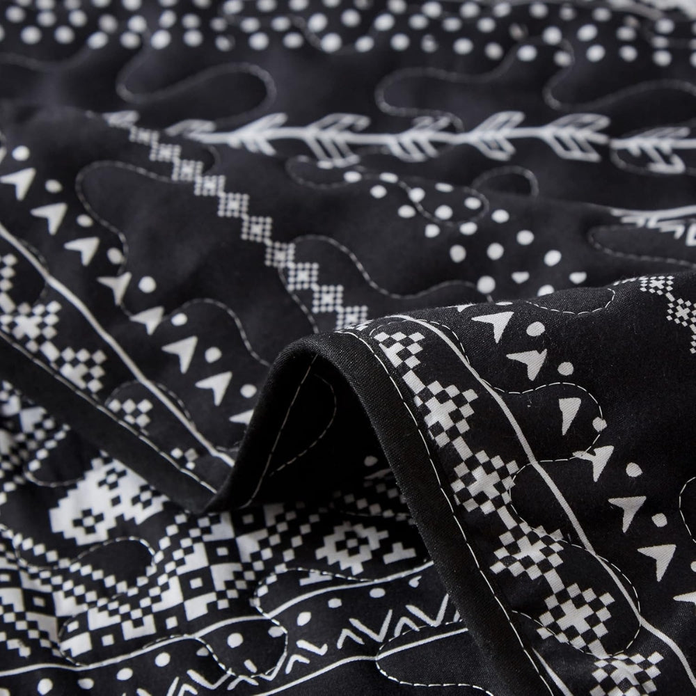 Avenzo Geometric Boho Bedding Set