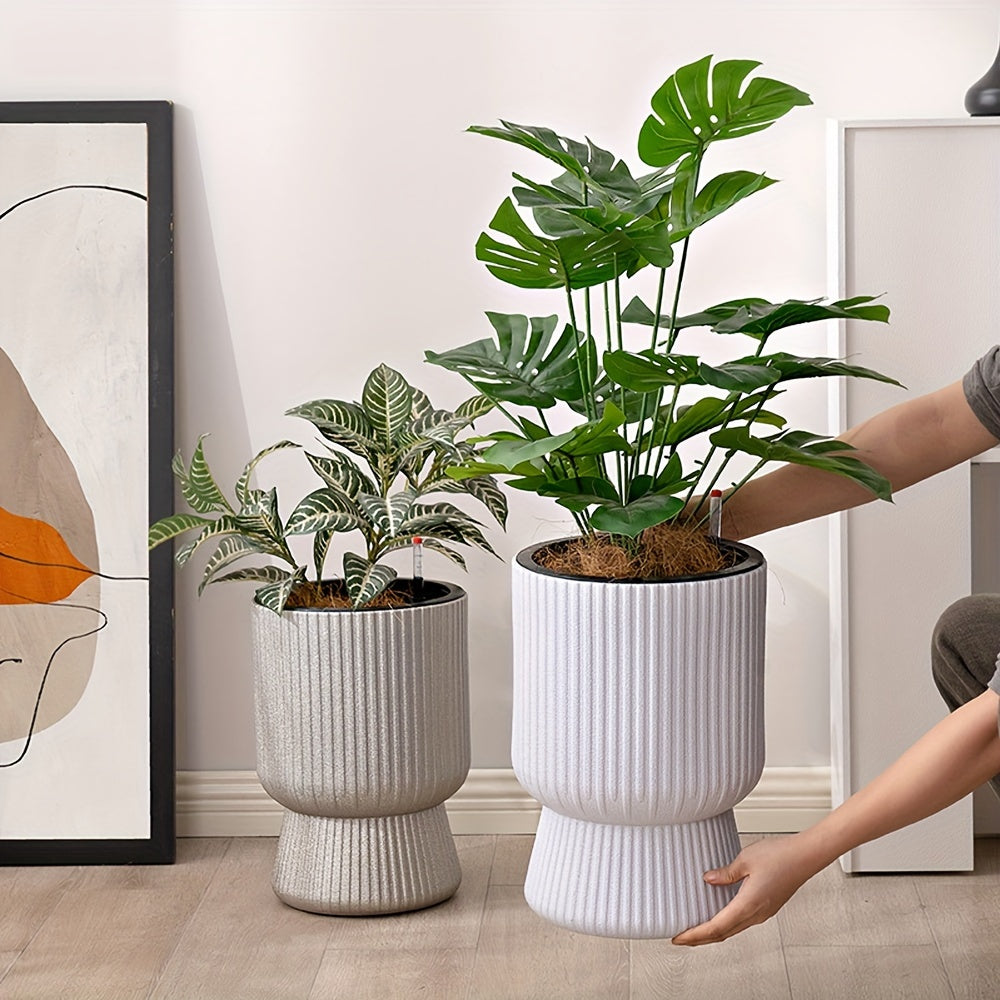 Footed Self-Watering Planter 25cm