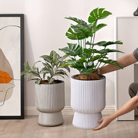 Footed Self-Watering Planter 25cm