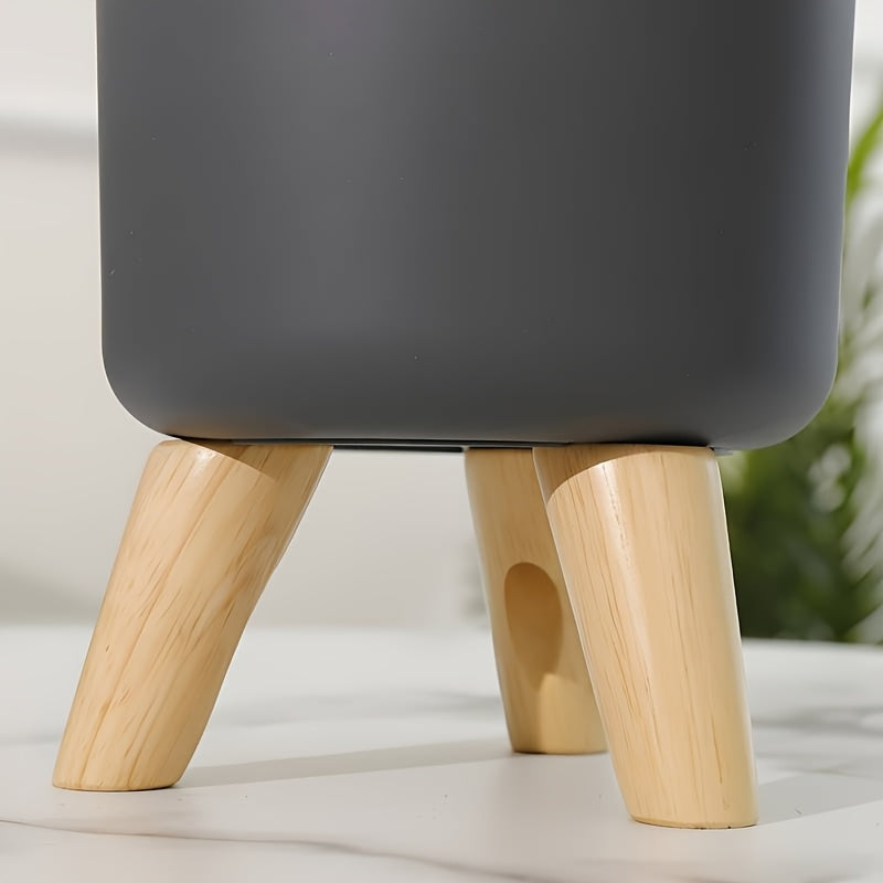 Round Planter with Wooden Legs