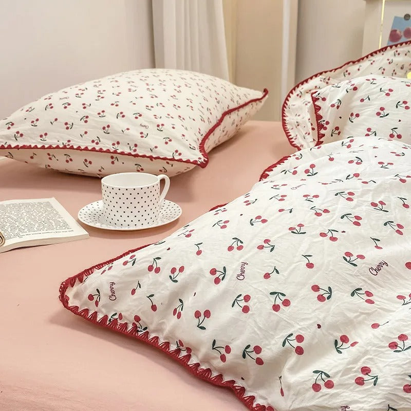 Blossom and Berry Floral Bedding Set