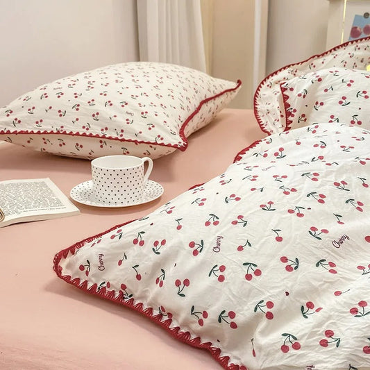 Blossom and Berry Floral Bedding Set