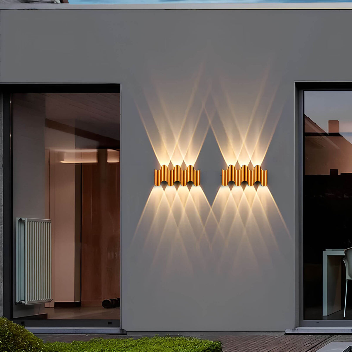 Aluminium Outdoor Up and Down Wall Light