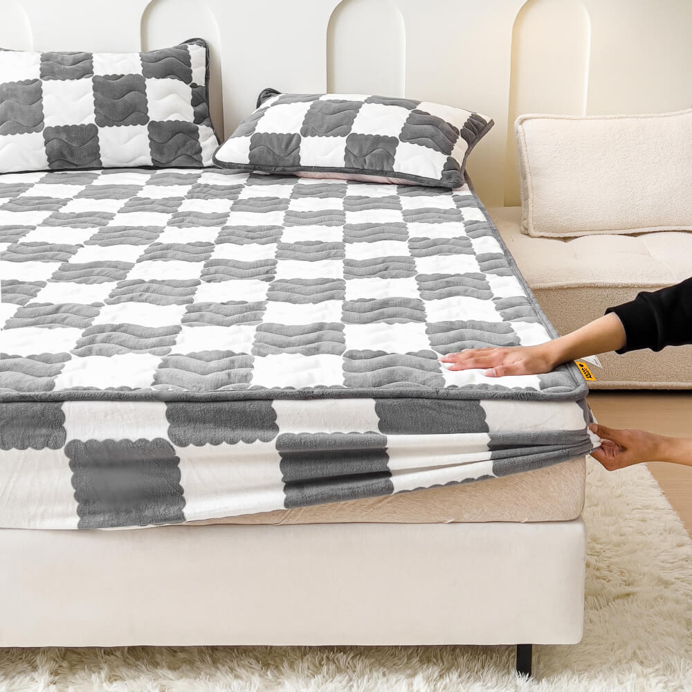 Milk Velvet Check Fitted Sheet 90x200