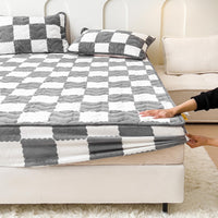 Milk Velvet Check Fitted Sheet 90x200