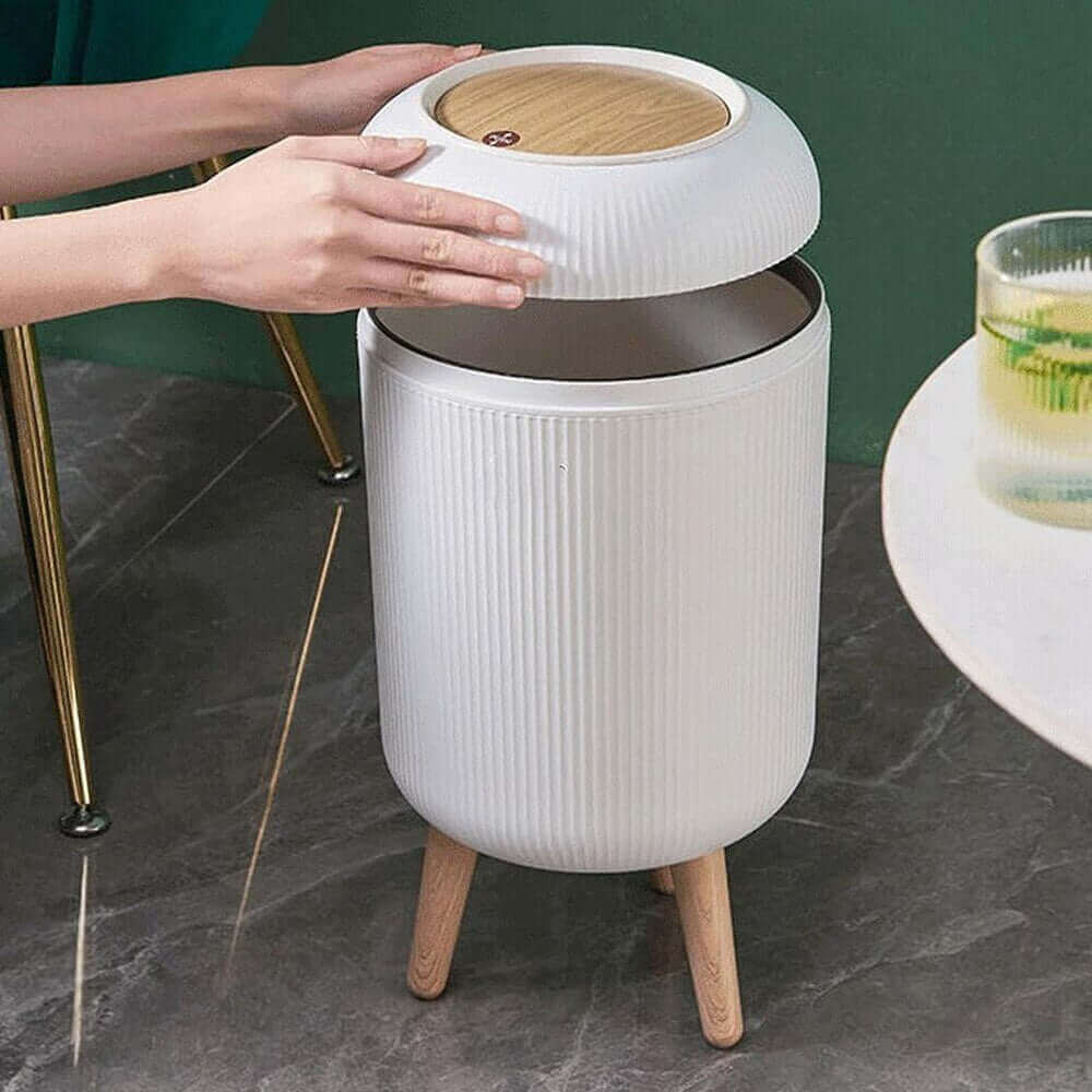 Ten-Litre Lidded Bathroom Bin