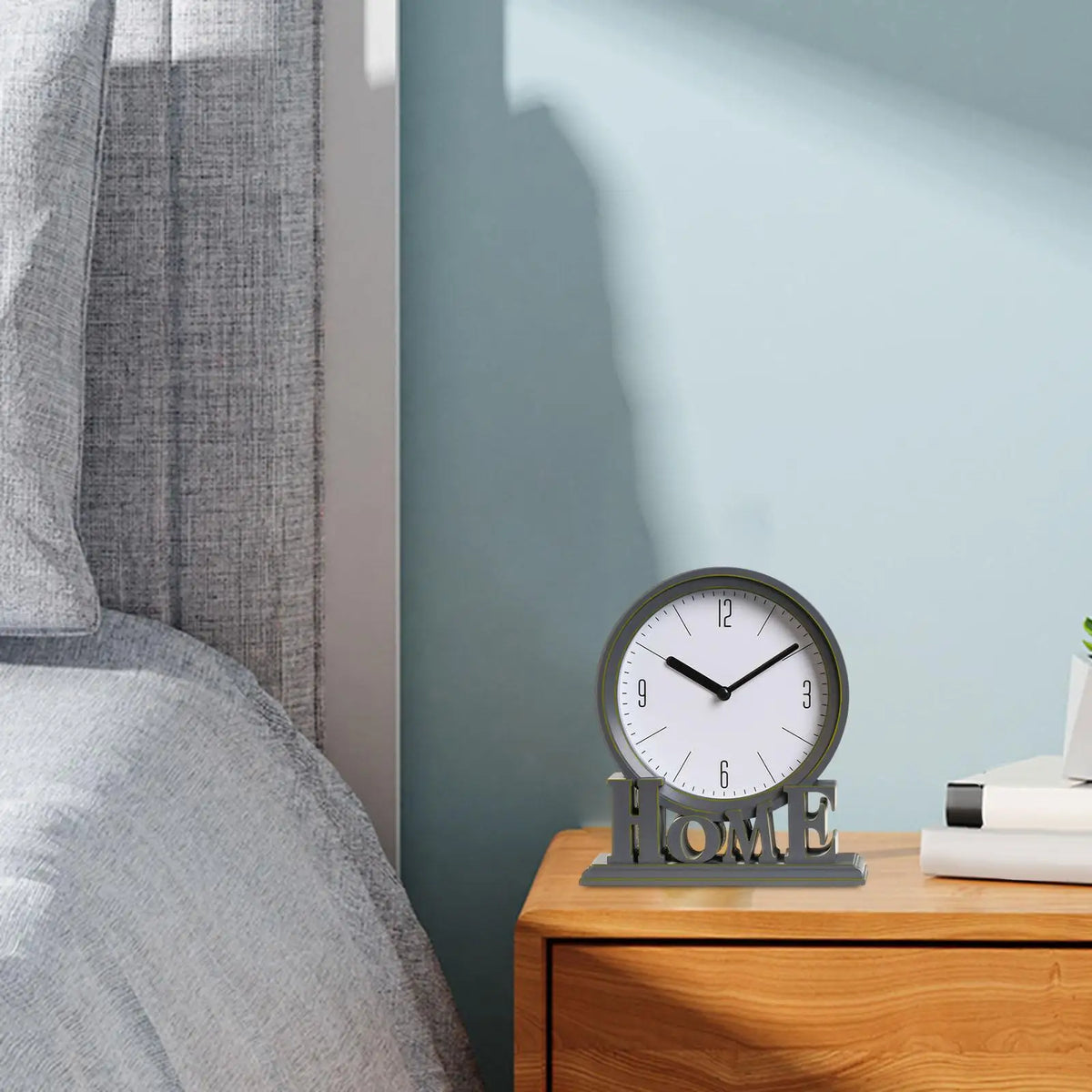 Vintage-Style Silent Desk Clock 20cm