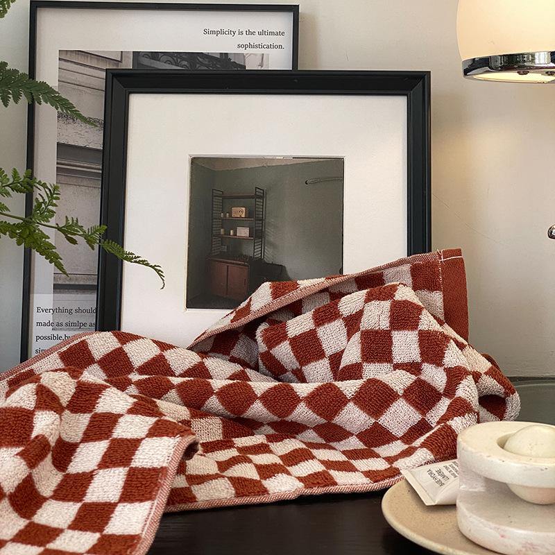 Classic Checkerboard Cotton Towel