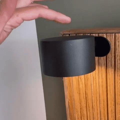 Cordless rotating spotlight wall light
