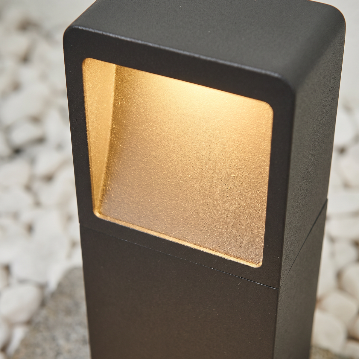 Leyo Pedestal Path Light - macro close-up of anthracite die-cast housing and frosted glass light recess
