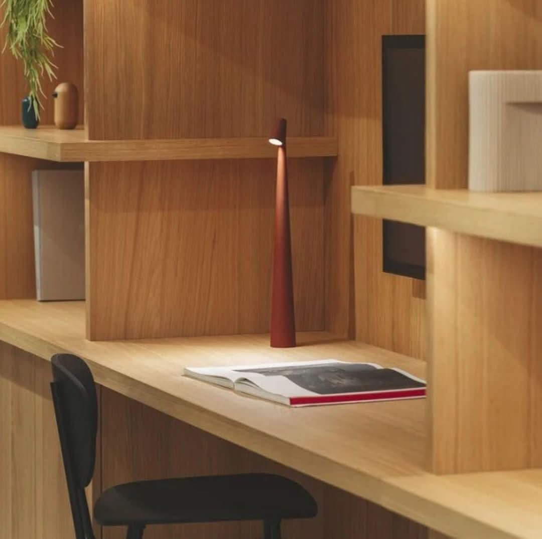 Cordless Aluminium Reading Lamp
